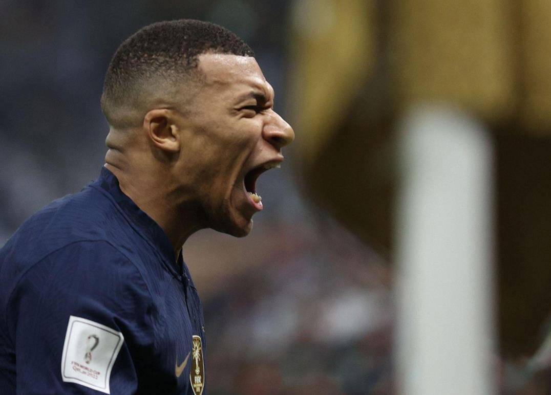 C7娱乐官网-瑞士队夺冠功臣将加盟豪门球队，引发球迷热议(瑞士队夺冠功臣将加盟豪门球队,引发球迷热议的是谁)