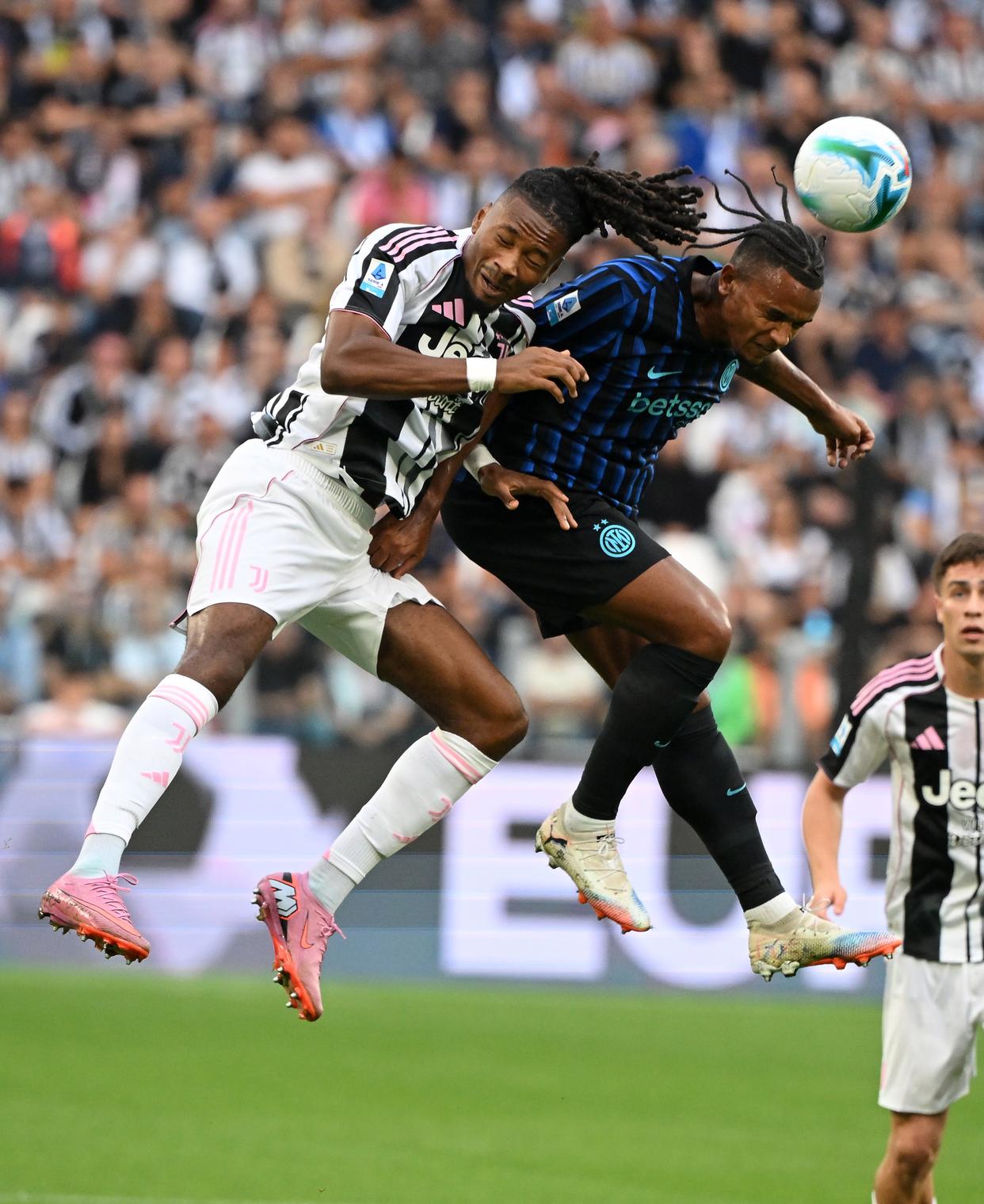 C7娱乐-尤文图斯败北，拜仁脱颖而出晋级(尤文淘汰拜仁)